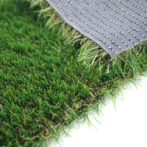 Pelouse synthétique Evergreen, rouleau de 10 mm de fausse herbe, fond vert  de drainage.